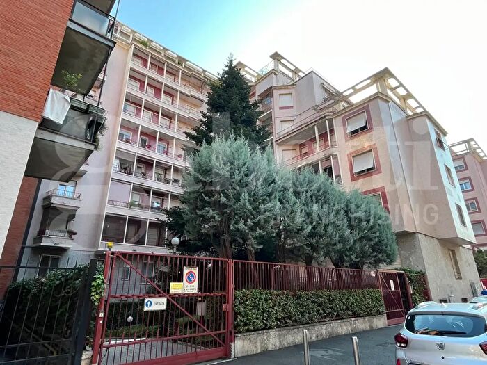 Appartamento trilocale in vendita in Via Tito Vignoli, Milano