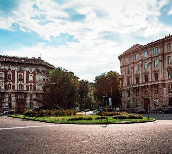 Appartamento trilocale in affitto in Via Gian Battista Bazzoni, Vincenzo Monti, Milano