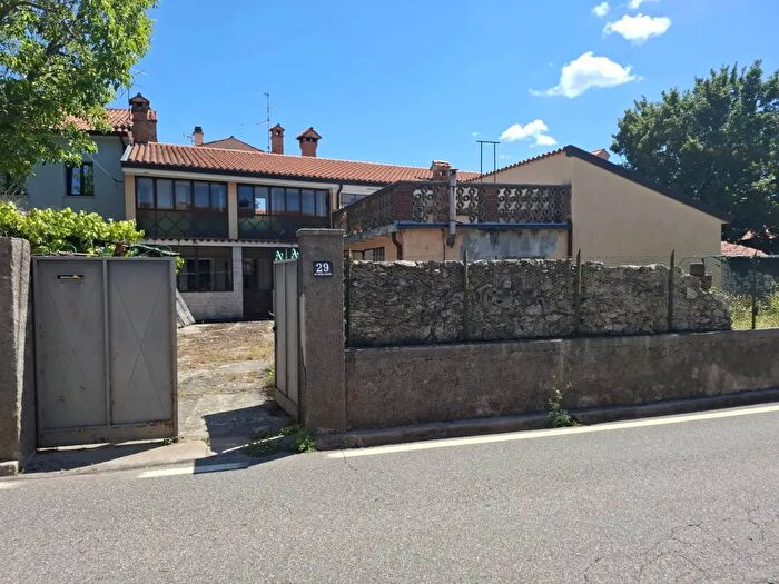 Casa con 6 locali in vendita in Via Srecko Kosovel, Trieste