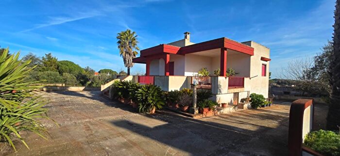 Casa con 7 locali in vendita in Cda Paretone, Martina Franca