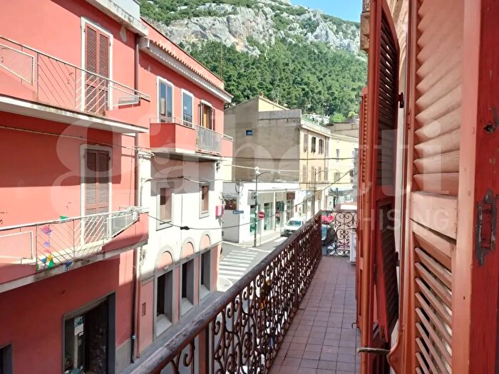 Appartamento quadrilocale in vendita in Via Lamarmora, Dorgali