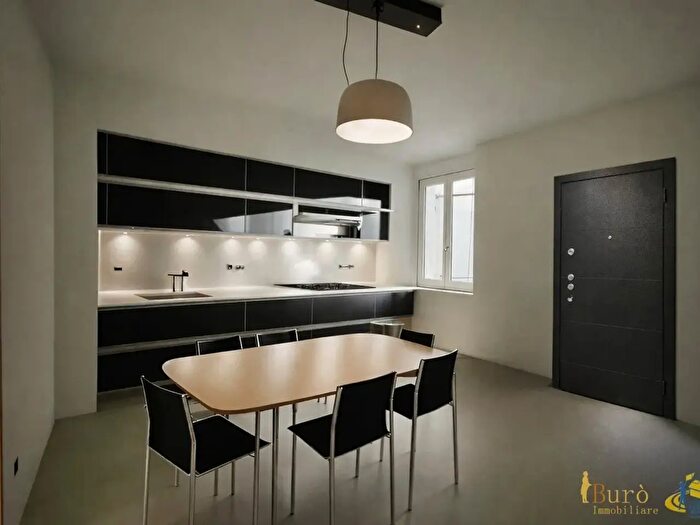 Appartamento trilocale in vendita in Borgo Naviglio, Parma