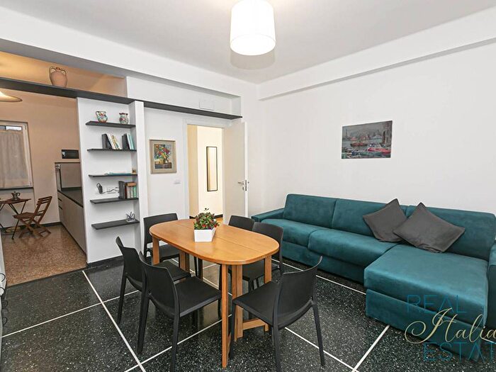Appartamento con 5 locali in affitto in Marassi, Genova