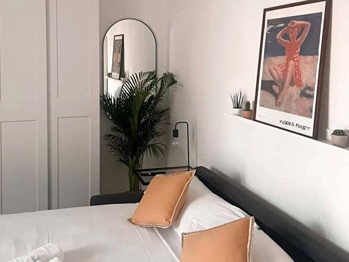 Appartamento in affitto in Via Stendhal, Solari, Milano