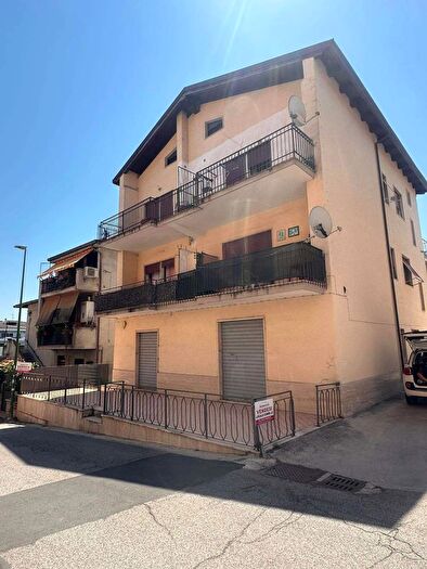 Casa con 18 locali in vendita in Colleferro
