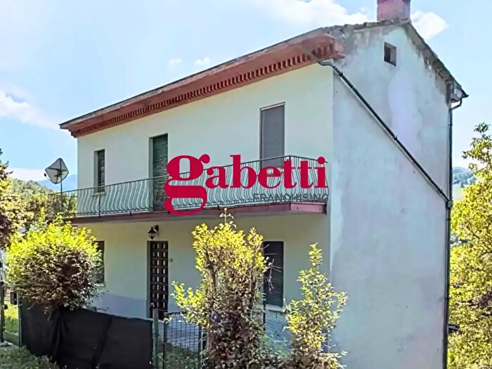 Casa quadrilocale in vendita in Badia Tedalda