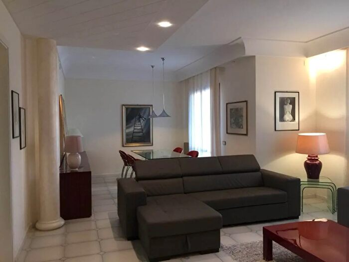 Casa con 5 locali in vendita in Siracusa