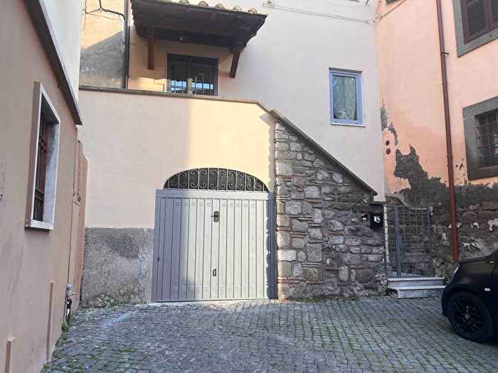 Casa quadrilocale in affitto in Via Vetulonia, Sacrario Piazza della Rocca, Viterbo