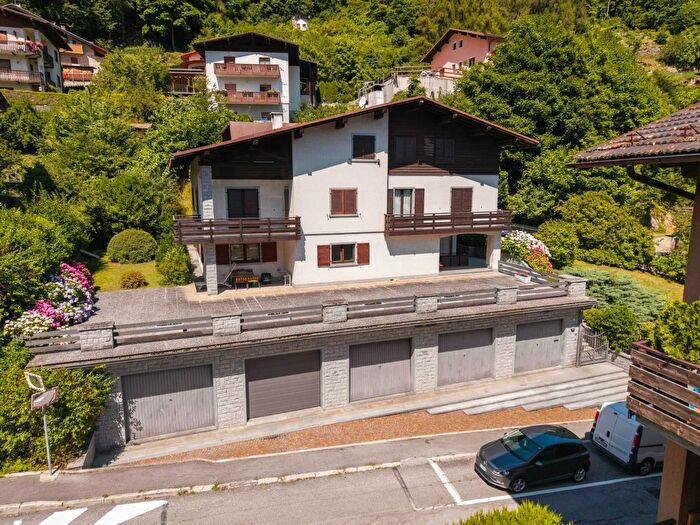 Casa con 8 locali in vendita in Via Condino, Tione Di Trento