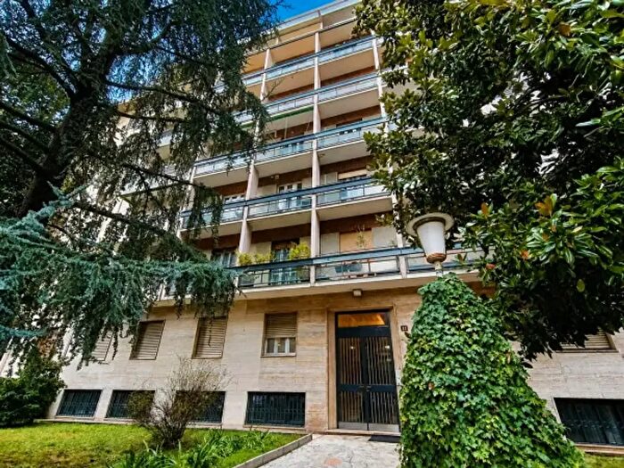 Appartamento quadrilocale in vendita in Via Francesco Koristka, Milano