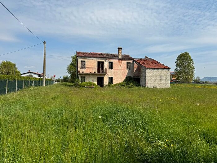 Casa quadrilocale in vendita in Via Matteotti, Noventa Vicentina