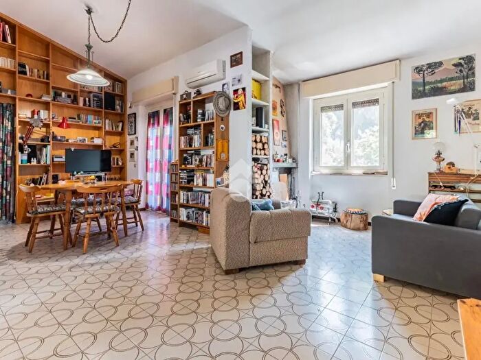 Casa quadrilocale in vendita in Viale dei Farnese, Ronciglione