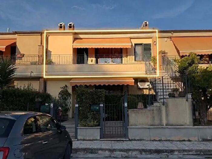 Appartamento con 5 locali in vendita in Montefiore Dell'Aso