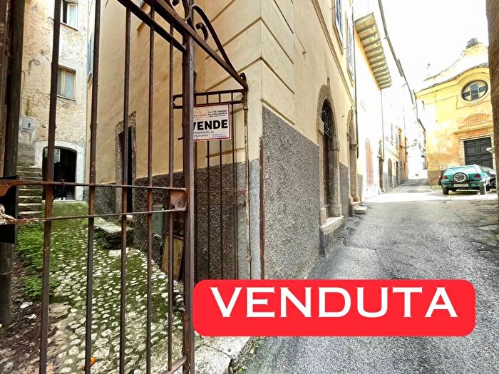 Casa quadrilocale in vendita in Via Pio Spaccamela Arpino Frosinone, Arpino