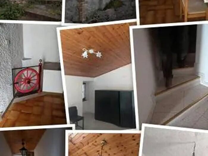 Casa con 5 locali in vendita in Arcevia