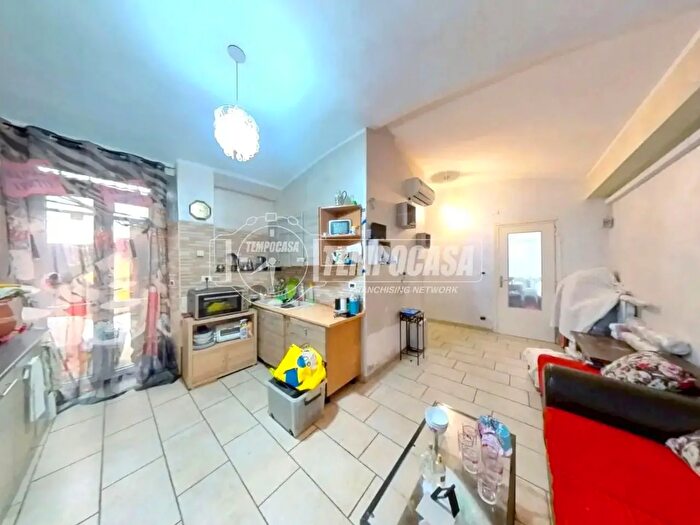 Appartamento con 5 locali in vendita in Via Antonio Banfo, Torino