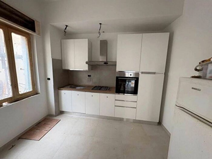 Appartamento con 5 locali in affitto in Marina di Carrara, Carrara