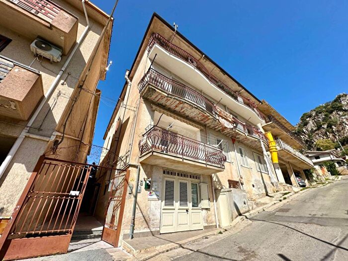 Appartamento con 5 locali in affitto in Via Rosa Luxemburg, Borgetto