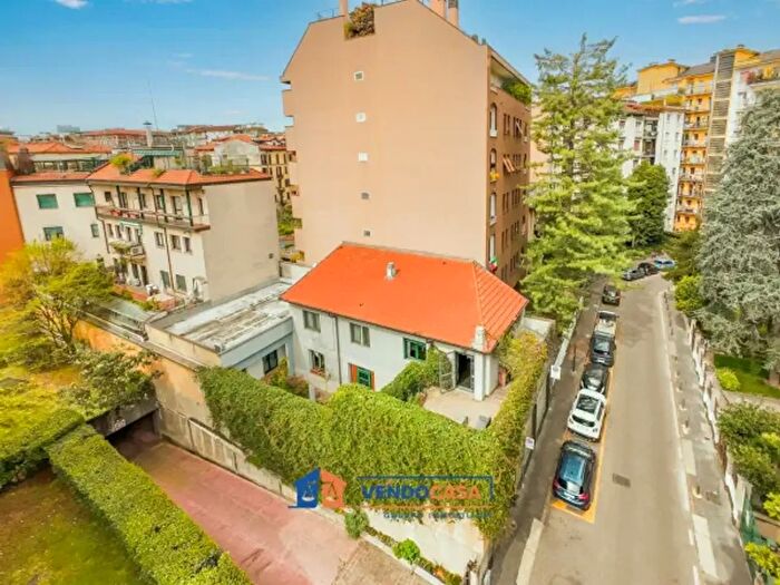 Casa con 6 locali in vendita in Via Bullona, Milano