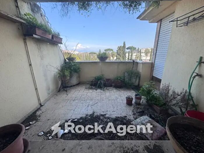 Appartamento con 6 locali in vendita in Via Carlo Giuseppe Bertero, Roma