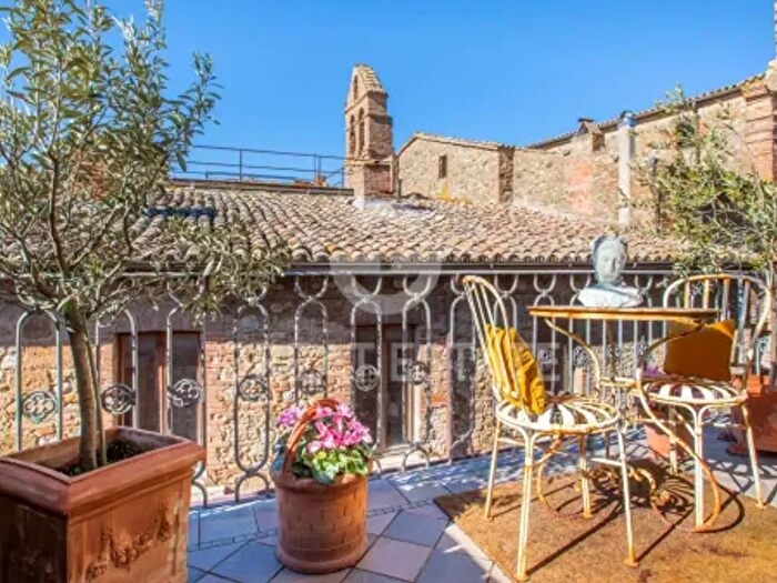 Appartamento con 6 locali in vendita in Via San Maria Cappella Vecchia, Ficulle