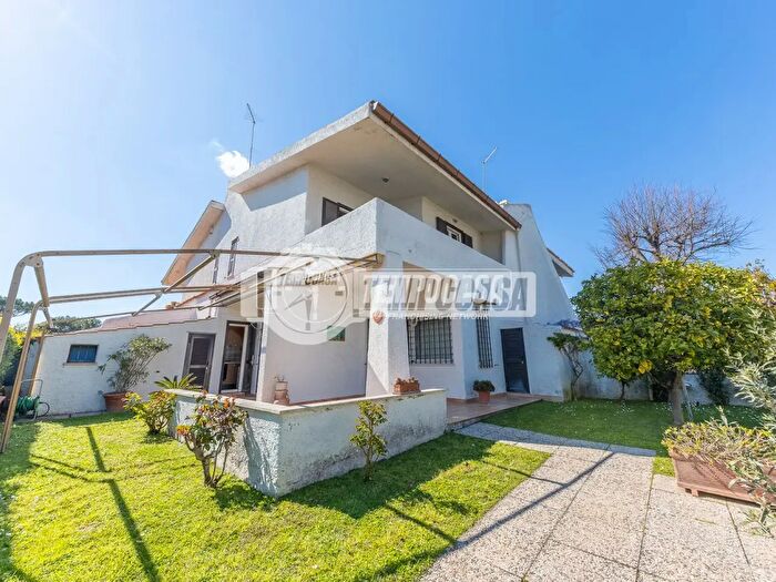 Casa quadrilocale in vendita in Via La Casa Bianca, Cerveteri