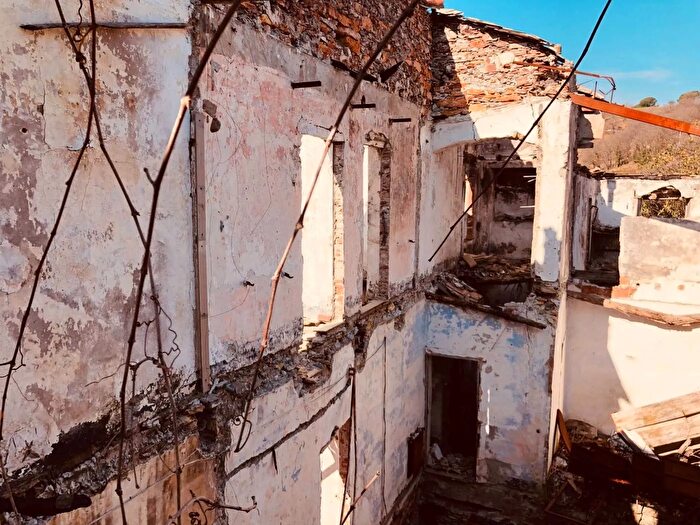 Casa con 20 locali in vendita in Via Lamberto Loria, Genova