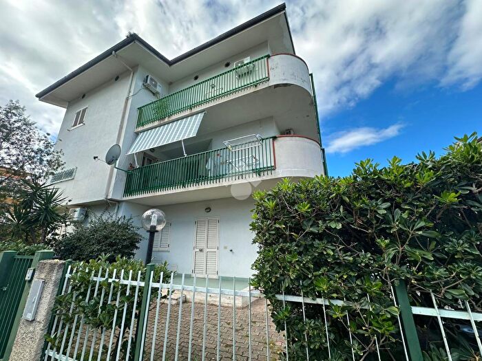 Appartamento trilocale in vendita in Via dei Mughetti, Villapiana