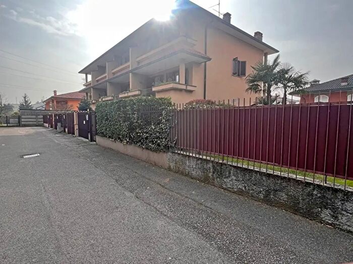Casa con 6 locali in vendita in Santo Stefano Ticino