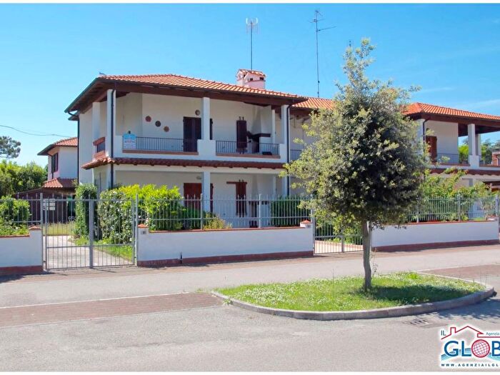Casa trilocale in affitto in Viale Libia, Lido delle Nazioni, Comacchio