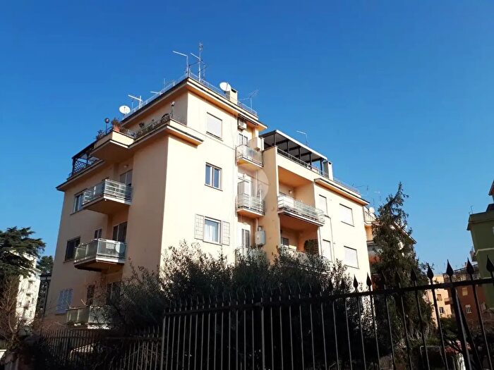 Appartamento monolocale in vendita in Via Lavaredo, Roma