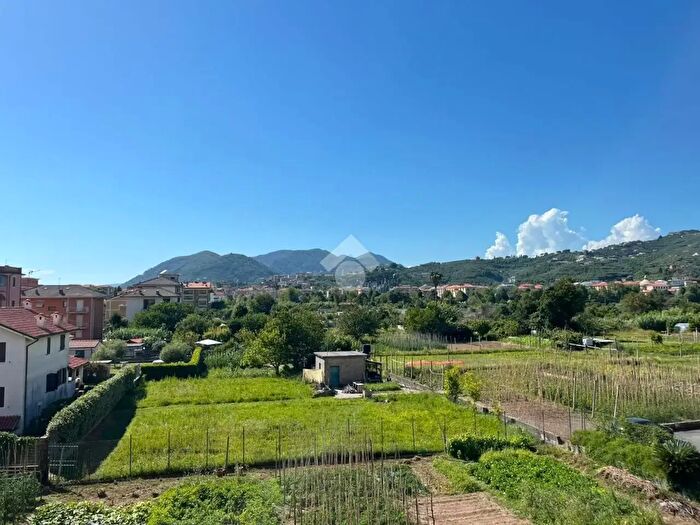 Appartamento quadrilocale in vendita in Via Natale Paggi, Lavagna