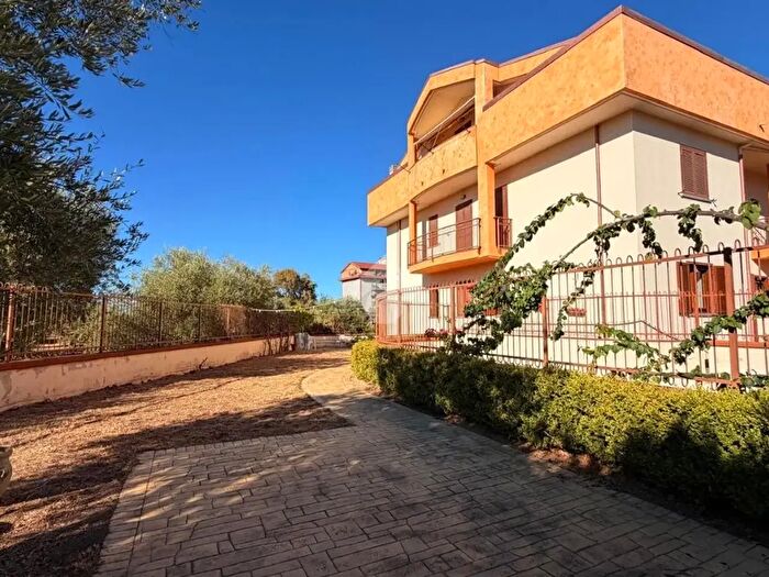 Appartamento quadrilocale in vendita in Via lGo Antonio Curia, CoriglianoRossano