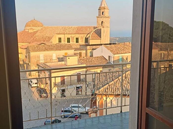 Appartamento quadrilocale in affitto in Corso Umberto I, Centro, Cropani