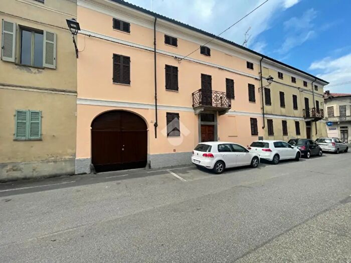 Appartamento trilocale in affitto in Via Bena, Crescentino