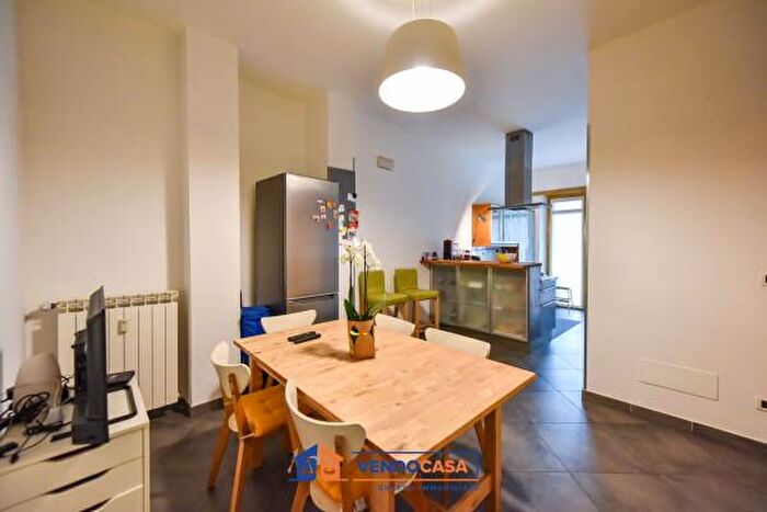 Appartamento trilocale in vendita in Via Artisti bis, Torino