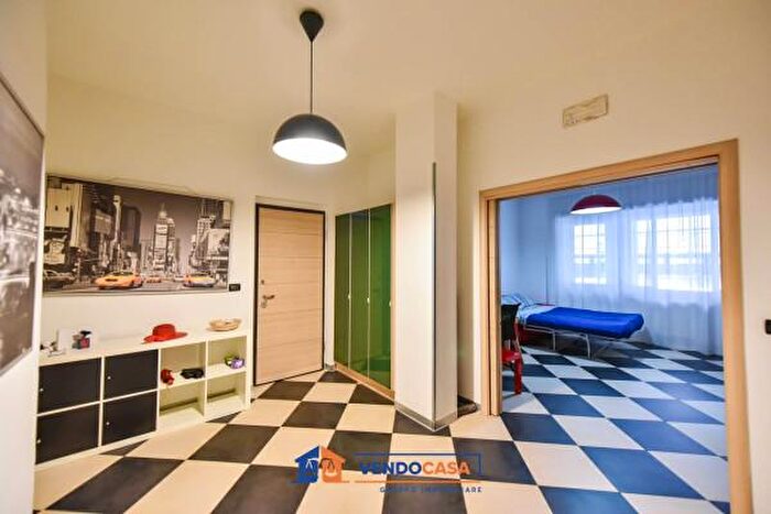 Case in Vendita e in Affitto - 2