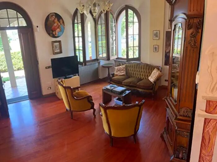 Casa con 5 locali in vendita in Milano