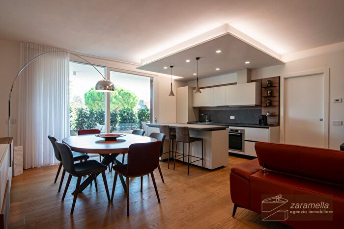 Appartamento trilocale in vendita in Via Andrea Previtali, Abano Terme