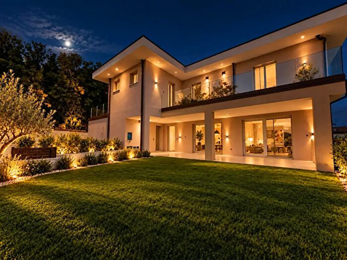 Casa con 6 locali in vendita in Via Mezzo Colle, Desenzano Del Garda