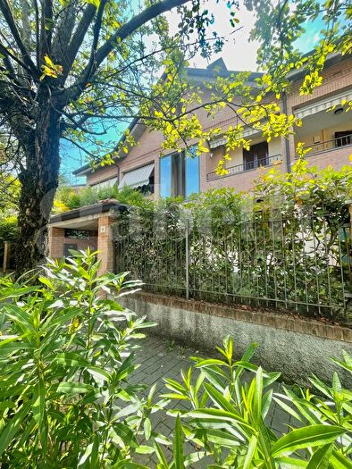 Appartamento trilocale in vendita in Via Tagliamento, Senago