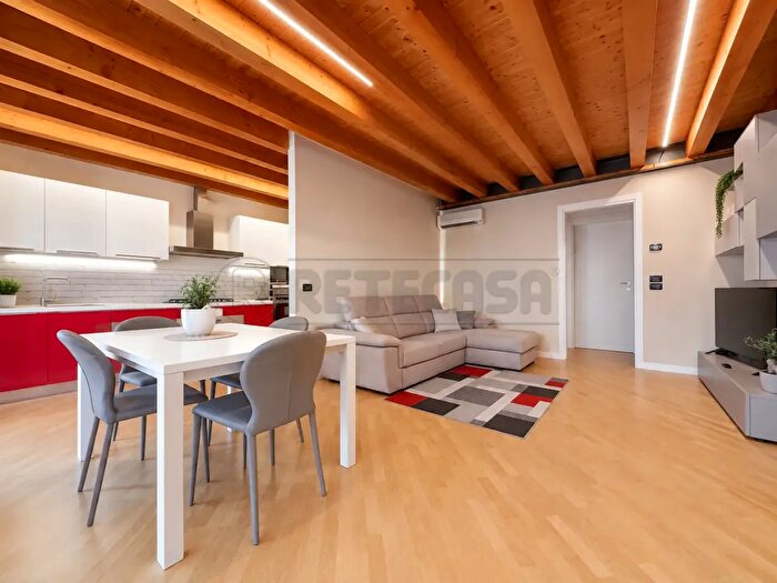 Appartamento con 5 locali in vendita in Caldogno