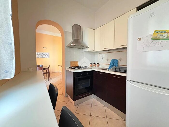 Appartamento trilocale in affitto in Via Francesco Paolo Perez, Palermo