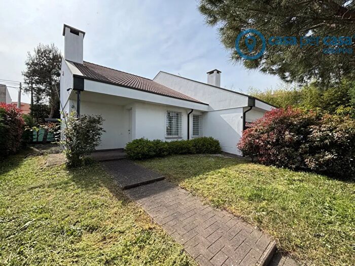 Casa con 6 locali in vendita in Rovigo