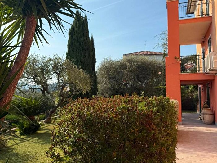 Appartamento con 6 locali in affitto in Via Capitolo, Onzo