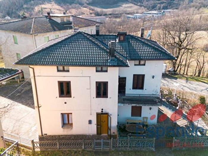 Casa con 6 locali in vendita in Lizzano In Belvedere