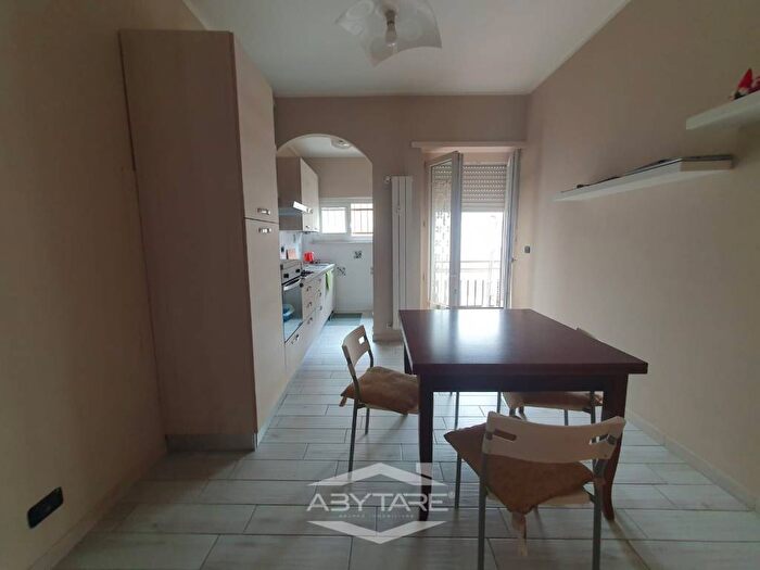 Appartamento trilocale in affitto in Via Barbaresco, Italia, Torino