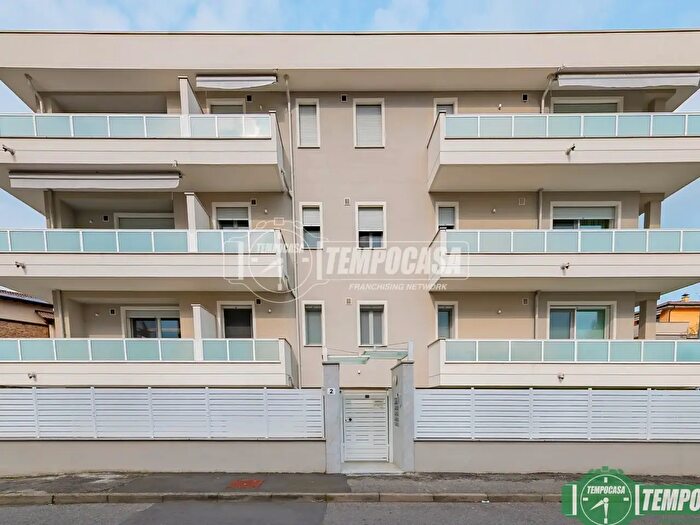 Appartamento trilocale in vendita in Via a Passerini, Lodi