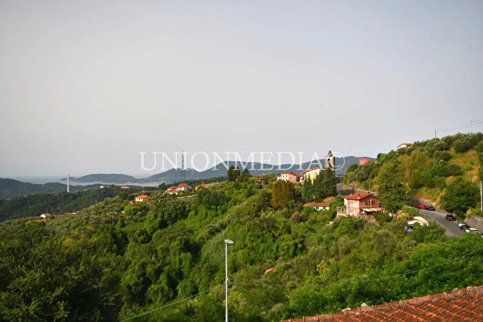 Appartamento con 5 locali in vendita in Via Matteotti, Vezzano Ligure