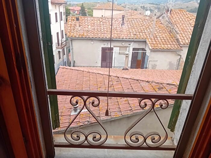 Casa con 6 locali in affitto in Cinigiano